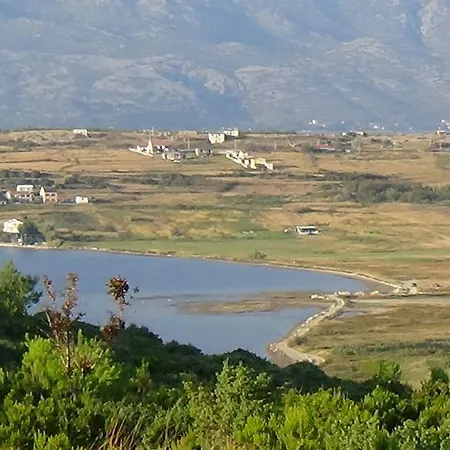 Cape Deluxe *