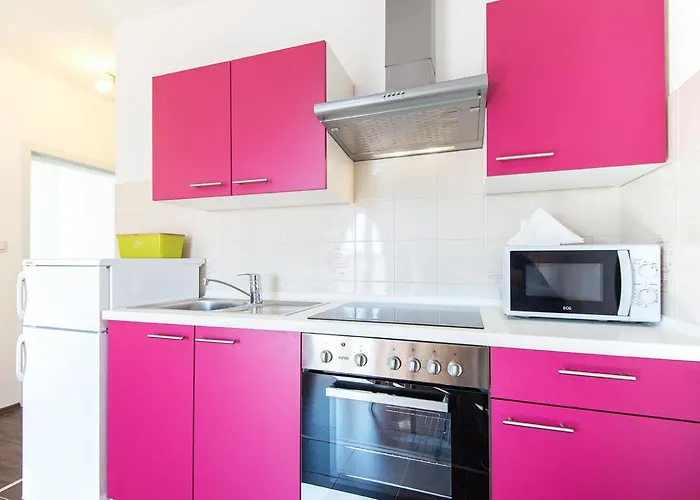 Cape Deluxe 르티나