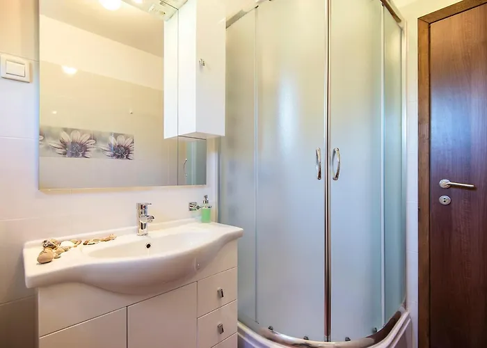 Cape Deluxe 르티나