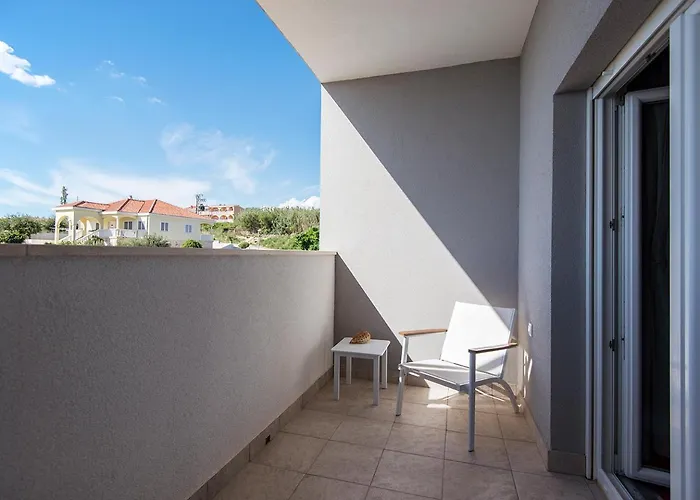 Cape Deluxe * 르티나