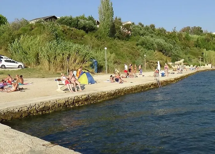 Cape Deluxe 르티나